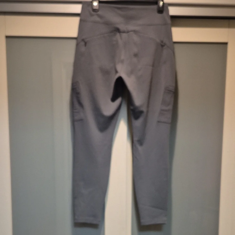Athleta Headlands Hybrid High Rise Cargo Legging - Picture 3 of 6